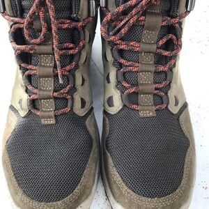 Mens 7 Teva boots.